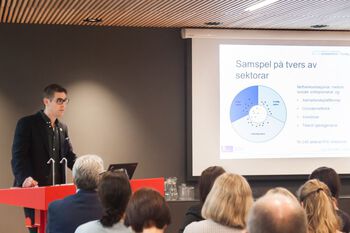 Ivar Eimhjellen, forsker ved Uni Research Rokkansenteret, forteller om nettverksrelasjoner mellom sosisale entreprenører og andre aktører.