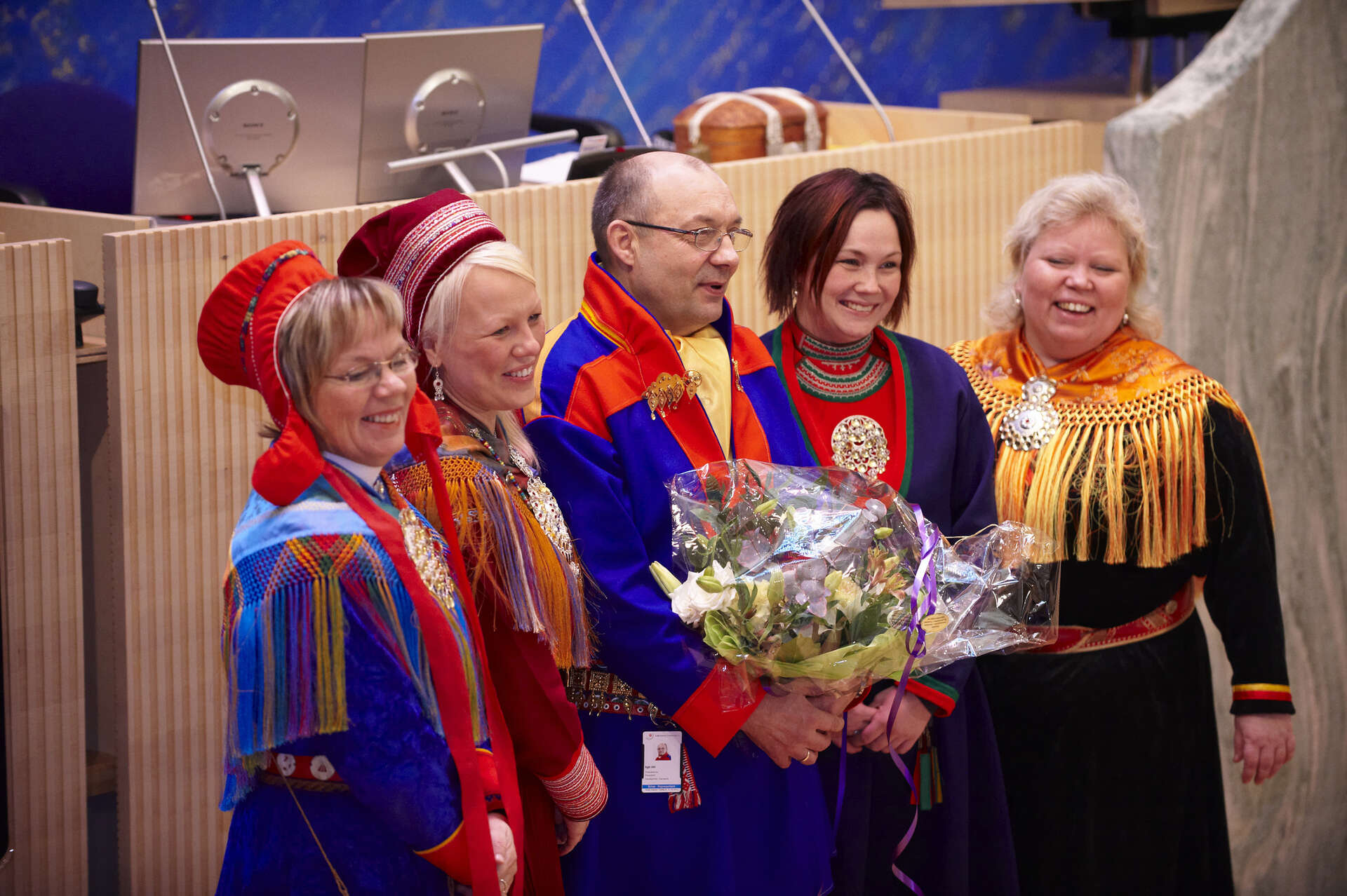 Sámediggi: Her ser vi Sametingsrådet som satt fra 2009 til 2013. Foto: Sámediggi Sametinget, flickr.com.