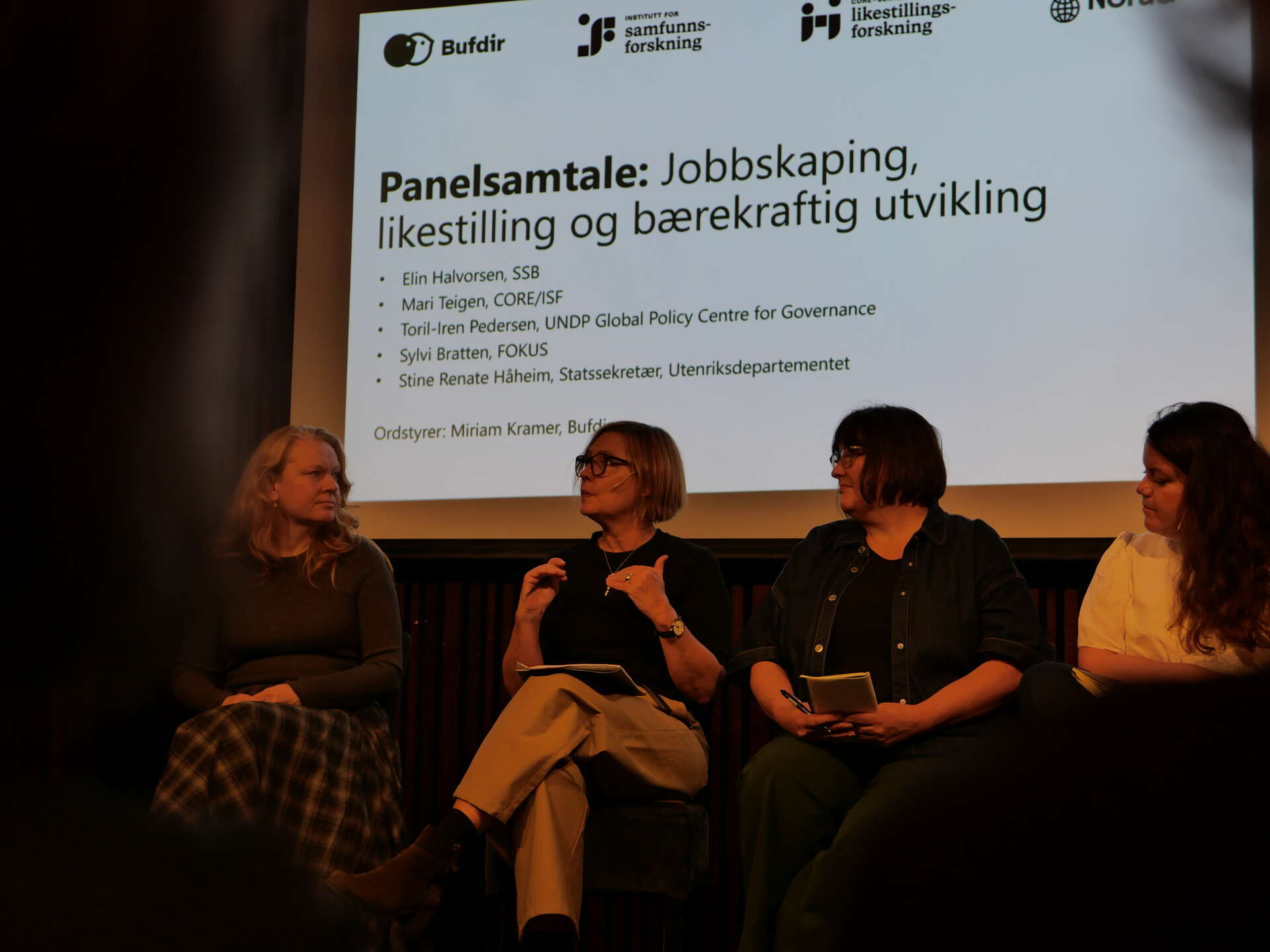 Panelsamtale. Foto: Sunniva Solberg-Arntsen