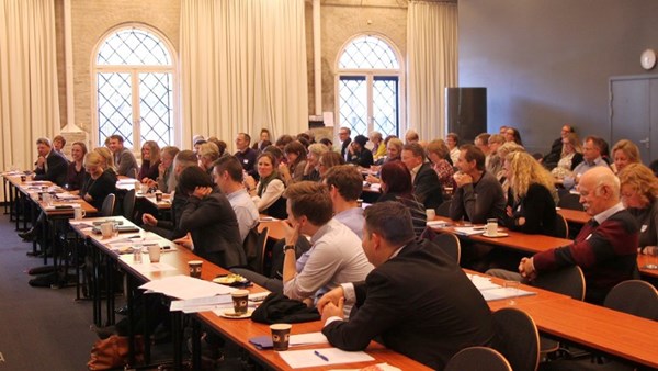 Deltakere på konferanse om frivillighetsforskning